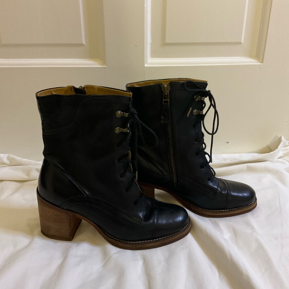 ❌ NEW LISTING ❌ J. Shoes Heeled Combat / Moto Boots - Picture 4 of 11